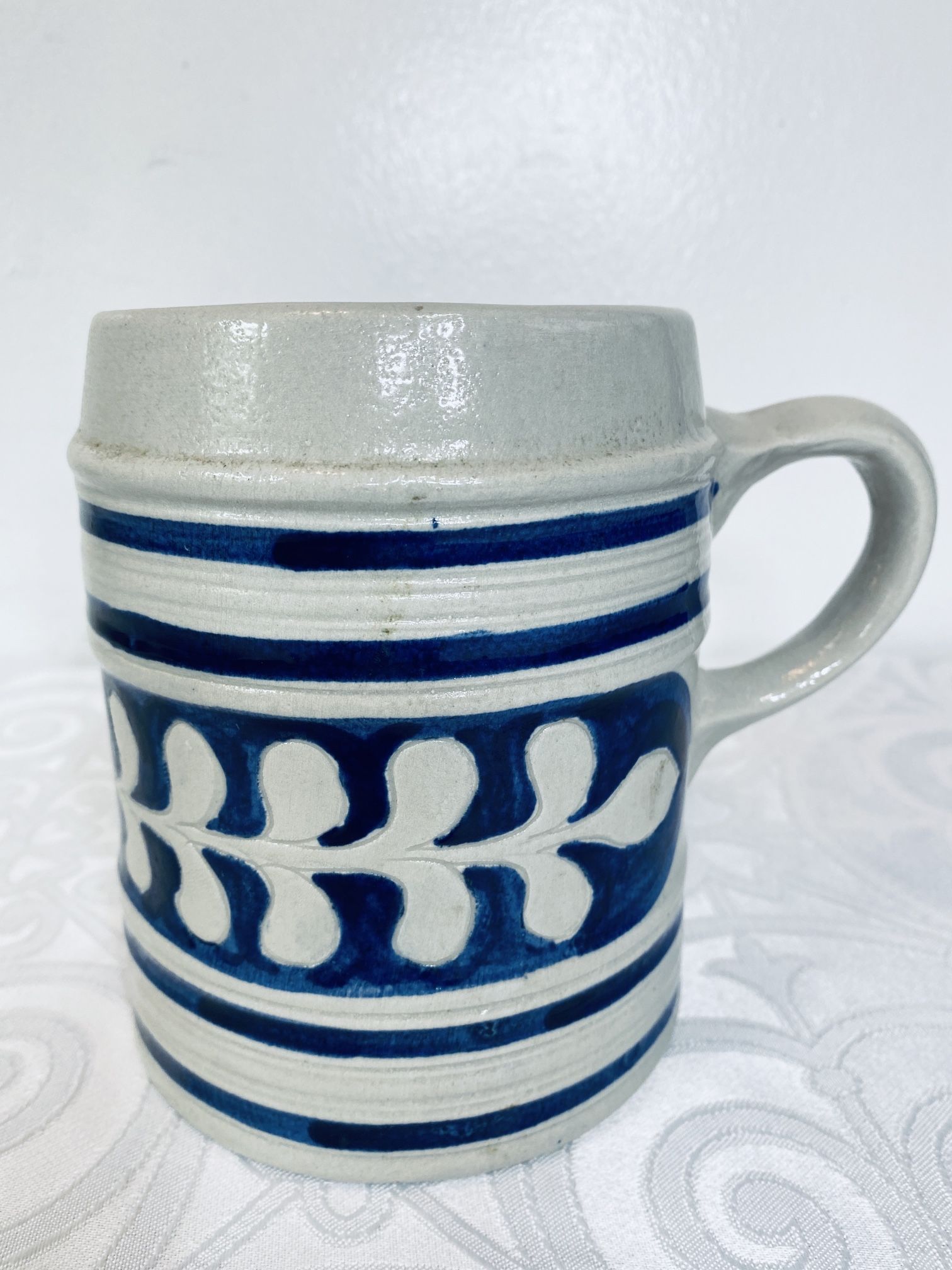 Colonial Williamsburg Pottery Lg Beer Mug Stein Salt Glazed Blue Oak Leaf - EUC