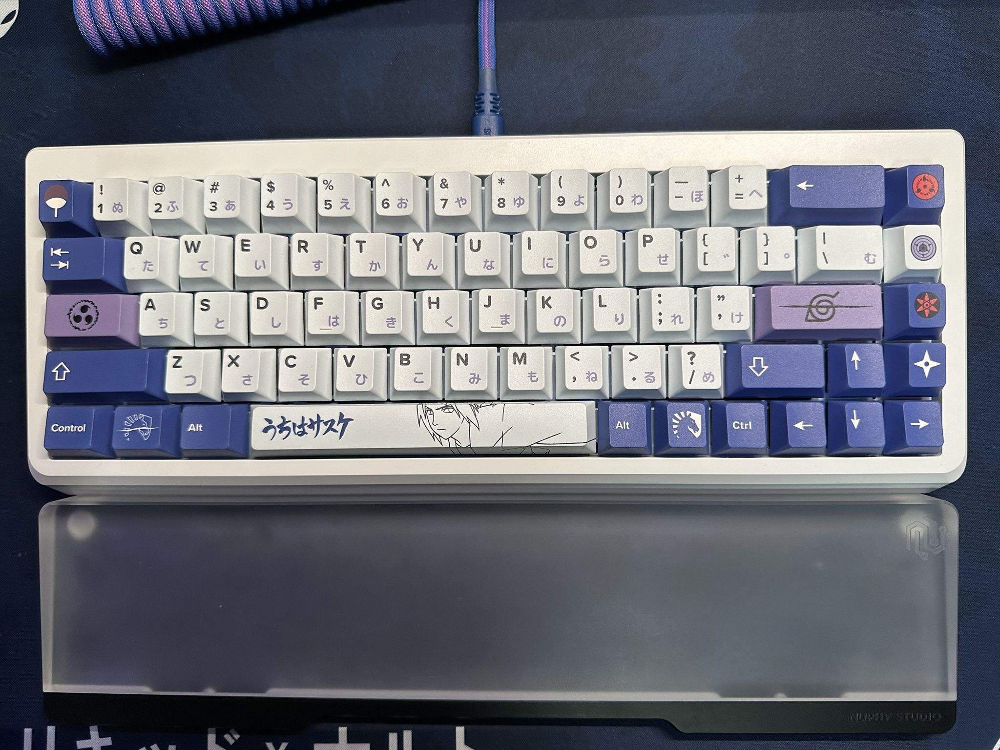 Higround Summit 2.0 65 Snow Stone Keyboard + Team Liquid Naruto 20th Anniversary Keycap Set(Sasuke) + Team Liquid Naruto 20th Anniversary Mousepad