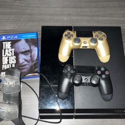 Ps4  With Games And Charger 