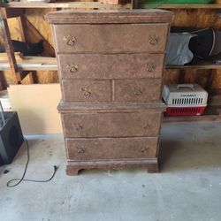 5 Drawer Dresser/ USED