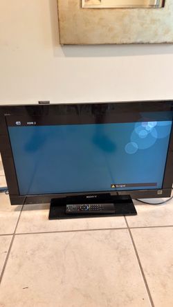 Sony BRAVIA 32” LCD HDTV KDL-32BX300 – HDMI – Remote Included – Works Great