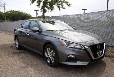 Nissan Altima 2019 clean title