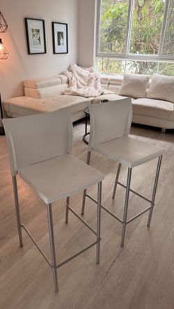 White high chairs