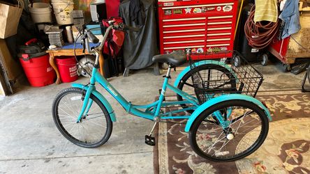 Three wheel folding bike