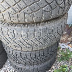 4 Goodyear Wrangler Lt 275 70 18