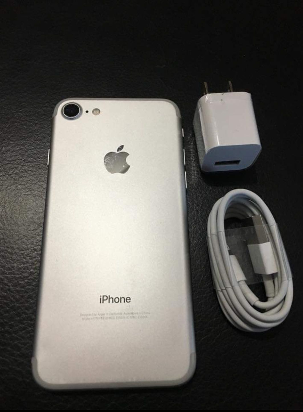 iPhone 7, 128GB, unlocked, works any company sim card any country internationally