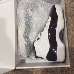 DS Jordan 11 Retro Gratitude 8.5M