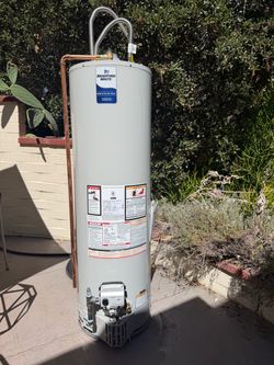 Water Heater Bradford White 40 gallon nearly new