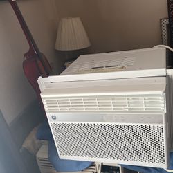 GE Air Conditioner With 14000 BTU