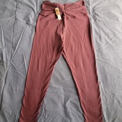 Pink Victoria Secret Women's Leggis Size Large Berry pink Color. A104