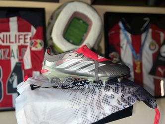 Adidas predator Elite SG size 10 men’s