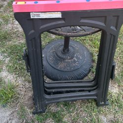 2 FOLDABLE SAWHORSES 