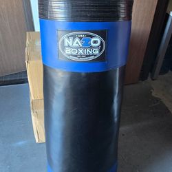 Nazo Boxing 135 Pound Punching Bag Brand New