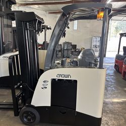 2019 Crown RC5535-30 Forklift