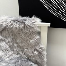 Faux Fur Throw / Gray