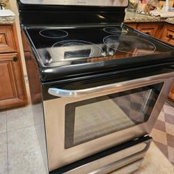 Frigidaire Stainless Steel Appliances set Of Three 