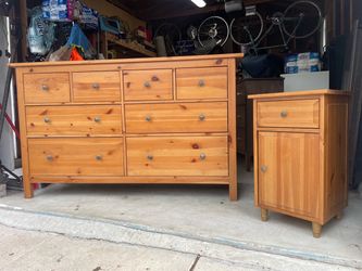 Pine Wood Dresser and Nightstand Set
