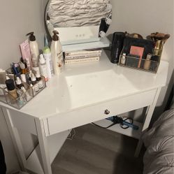 Corner Desk/ Vanity Mirror