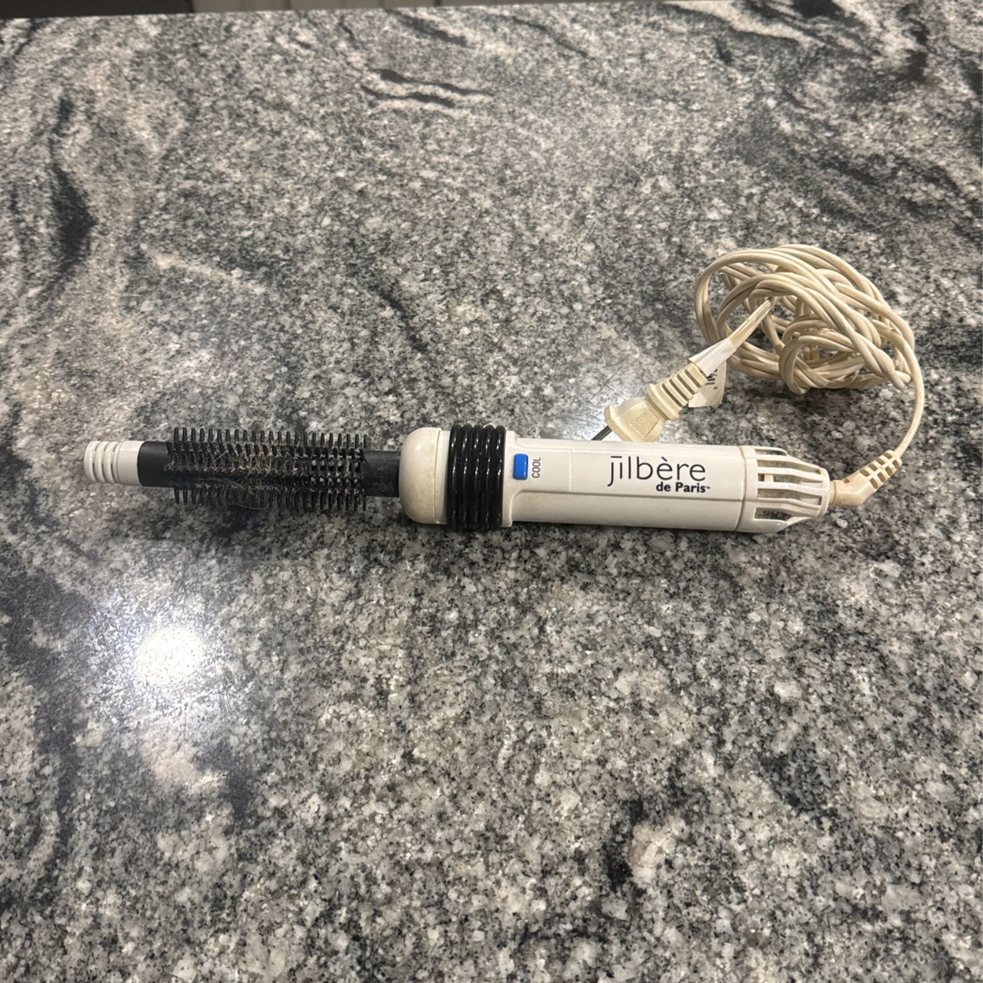Jilbere De Paris Hair Curling Brush for Sale in Fort Myers FL OfferUp
