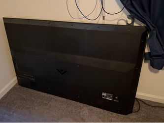 80” Vizio Smart TV – Excellent Condition