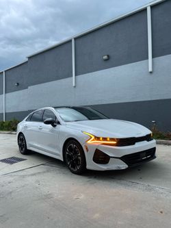 2022 KIA K5