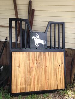 Horse stall gates