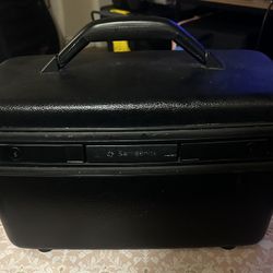 Makeup Case  (For trade or best offer)