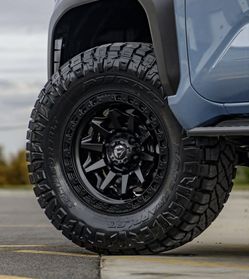 18x9 Fuel Covert Wheels -35x12.50r18 Nitto Ridge Grappler Tires -3" ReadyLift Suspension Lift . CKECK PRECI