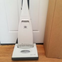 COMMERCIAL RICCAR VACUUM WITH AMAZING POWER SUCTION WORKS EXCELLENT 