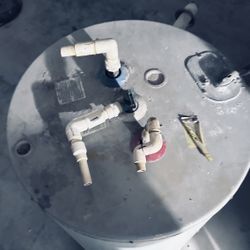 GE water Heater 30 Gallon Short Unit. Works Perfectly,