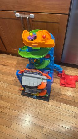 Little People Car Ramp And Hotwheels Garage