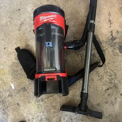 Milwakee 1 Gal Vacuum