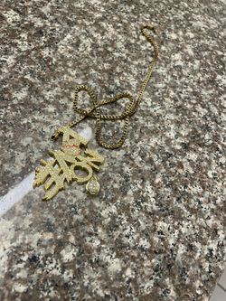 Gld Chain With pendant