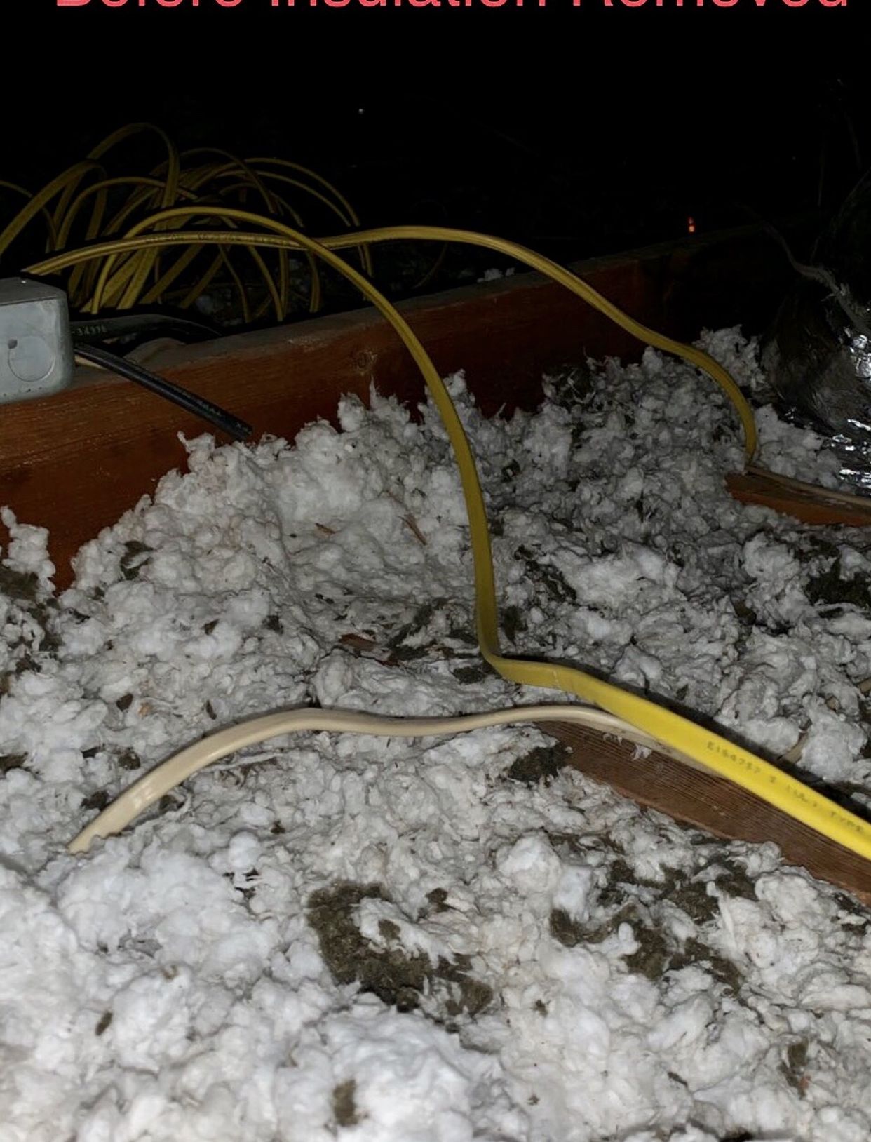 Attic Insulation Removals / Extraccion De Insulacion