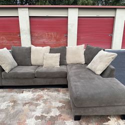 Comfy Gray Sectional Couch 🔥🔥
