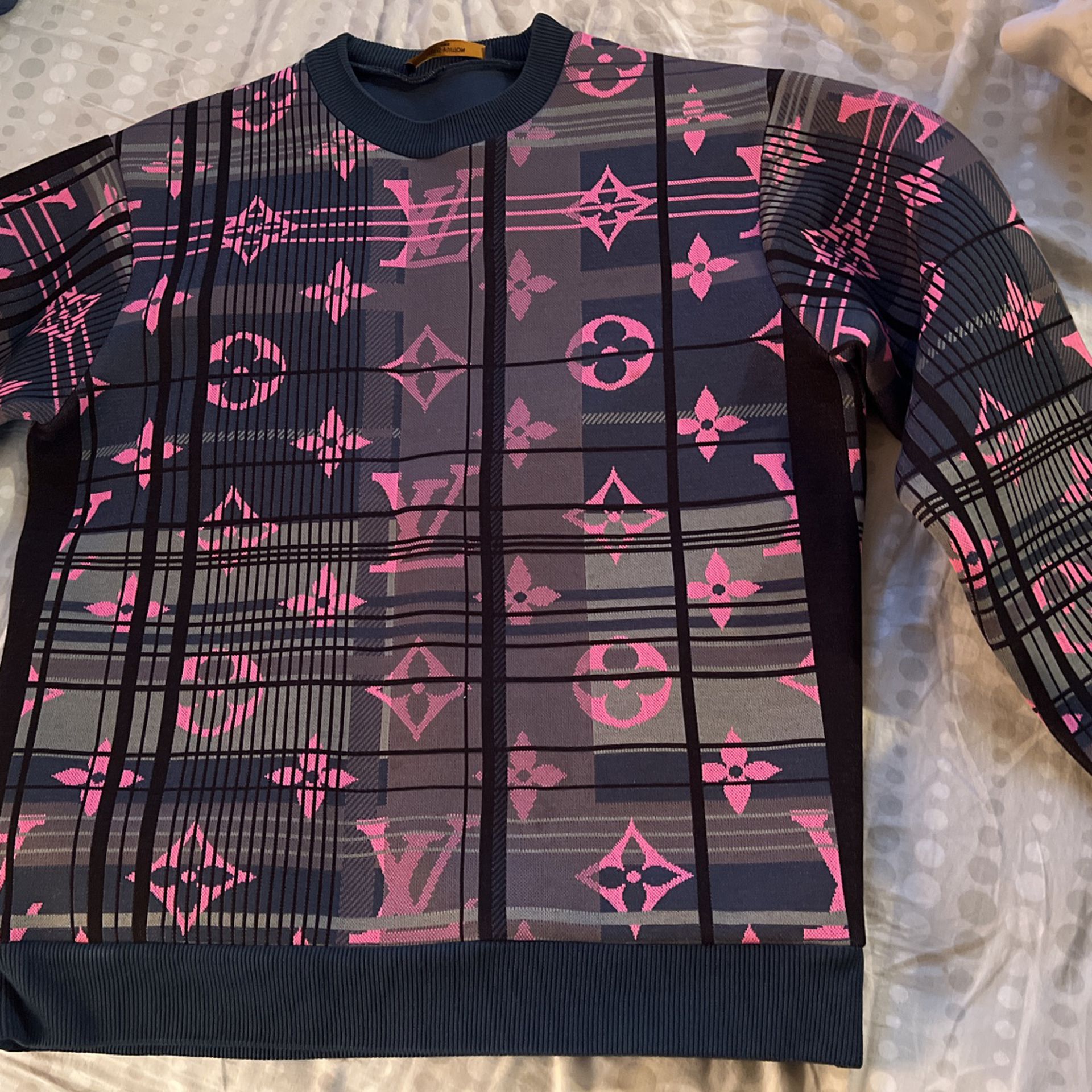 Black Louis Vuitton CrewNeck Sweater for Sale in Estero, FL - OfferUp