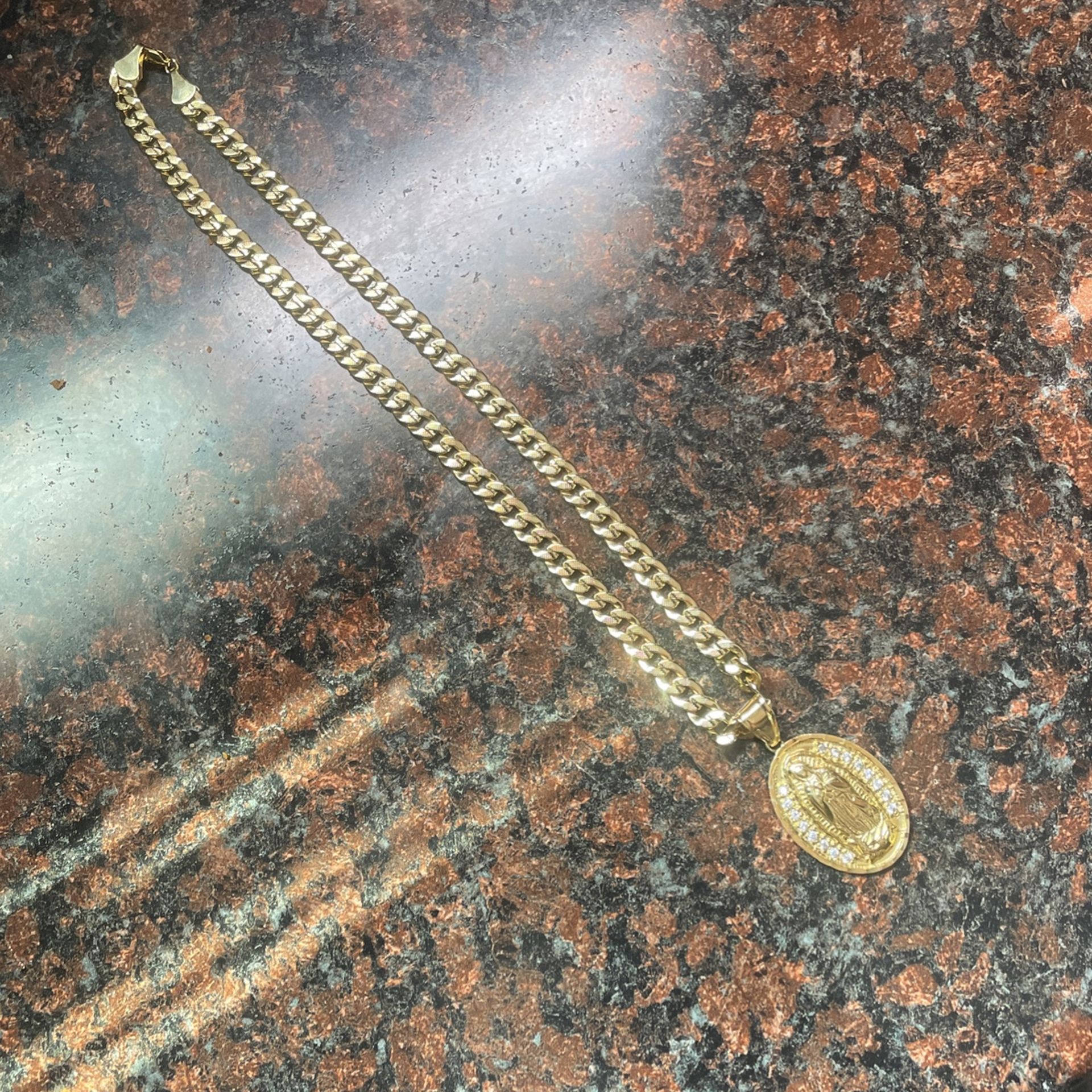 18k Gold Chain And Pendant 