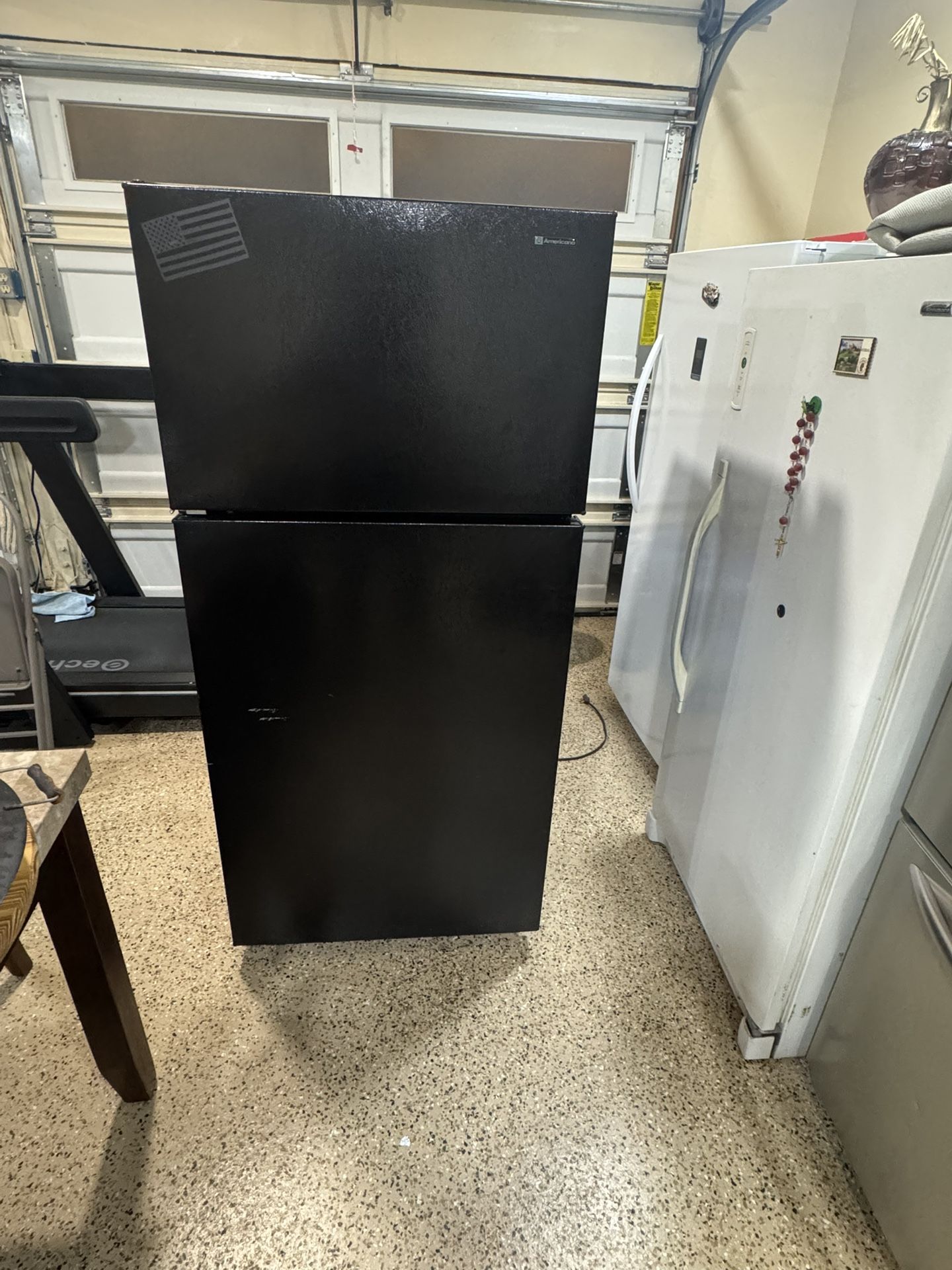Refrigerator Americana Black (Clean & Works Great!)