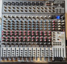Behringer Mixer Xenyx 2442 FX