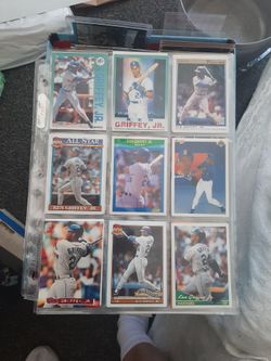 18 Ken Griffey Jr Baseball Cards