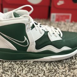 Nike Kyries 