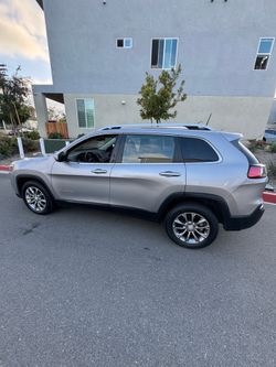 2020 jeep Cherokee latitude