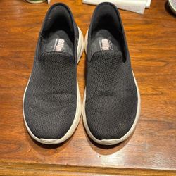 Sketchers Size 10 Slip In Shoes