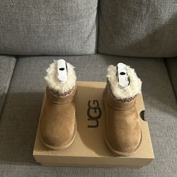 UGG Toddler Size 8