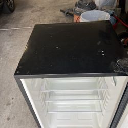 GE Mini Fridge