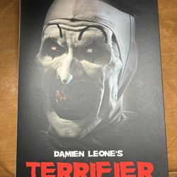 Neca Terrifier Action Figure 