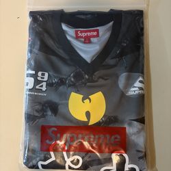 IN HAND SUPREME WU TANG JERSEY SUZE LARGE FW25