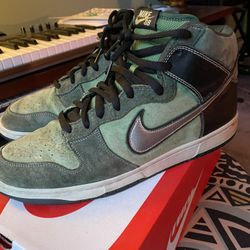 Nike SB Dunk High Top Brut size 13