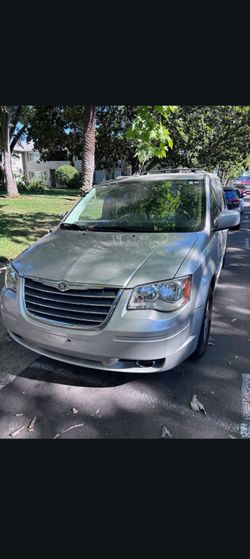 2010 Chrysler Town & Country