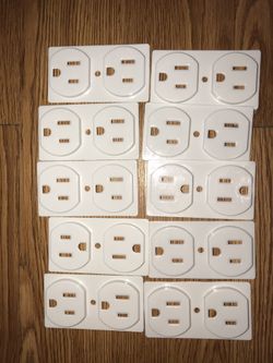 PLASTIC OUTLET COVERS